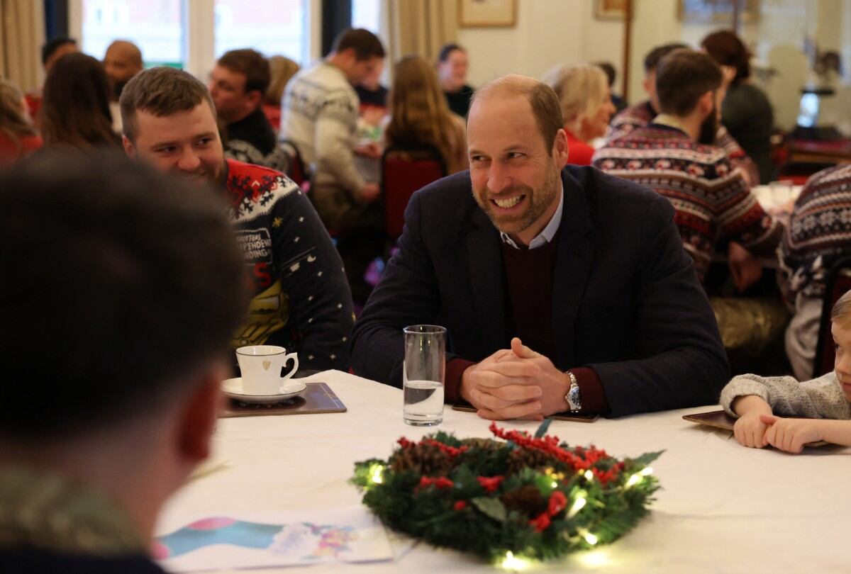 El príncipe Guillermo de Gales durante un evento de Navidad en Picton Barracks, Bulford, en el suroeste de Inglaterra. (Foto: AFP)