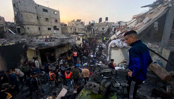 Los efectos de un bombardeo en la zona de Al Sabura en Rafah, en el sur de la Franja de Gaza, el 13 de diciembre de 2023. (Foto de Anas Baba / EFE)