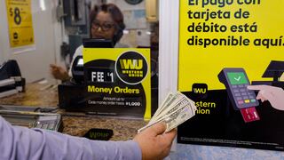 Remesas: por qué Western Union no está funcionando en Cuba
