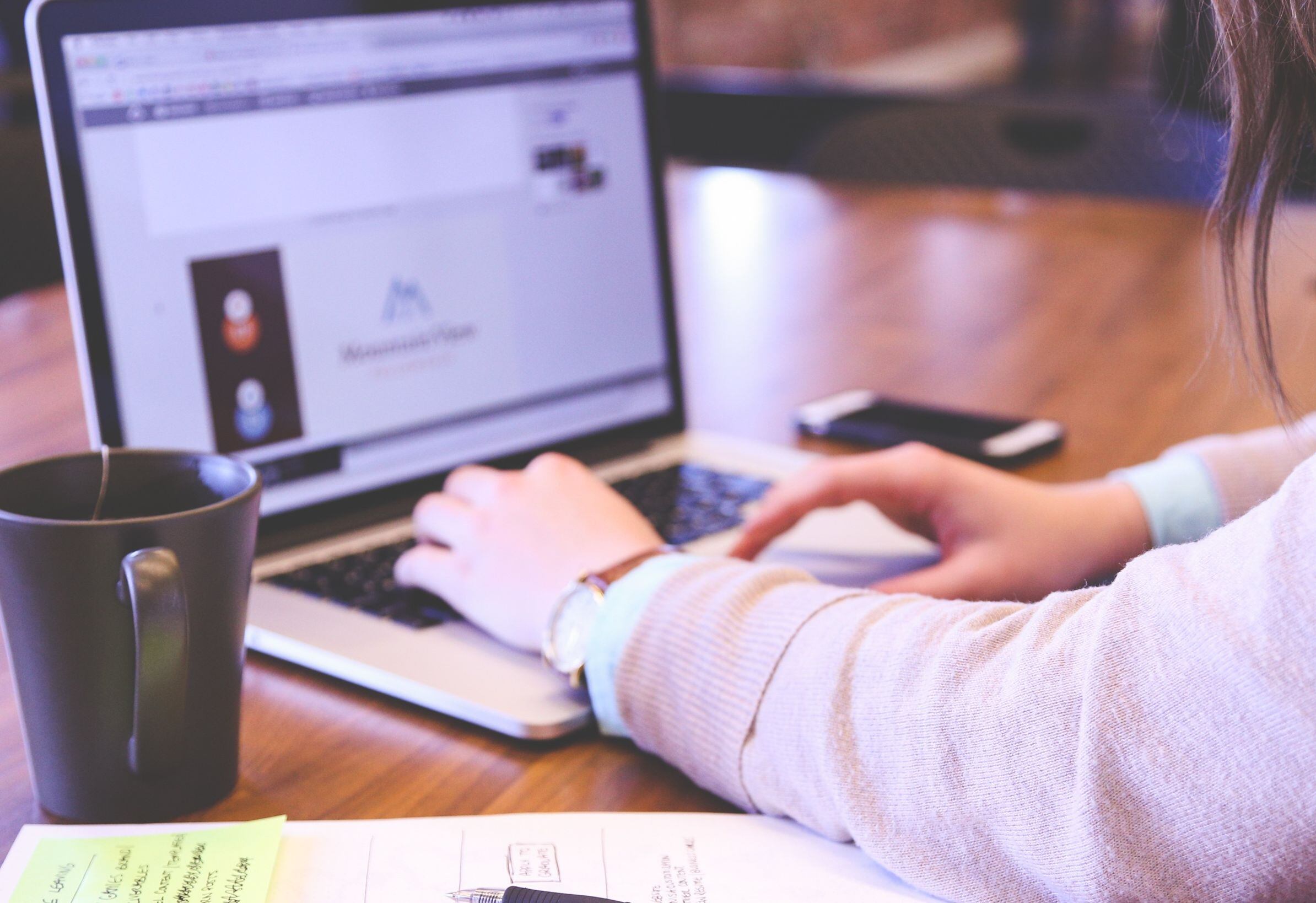 130 becas disponibles para jóvenes peruanos que deseen adquirir habilidades en Desarrollo Web y Análisis de Datos. (Foto: StartupStockPhotos en Pixabay)