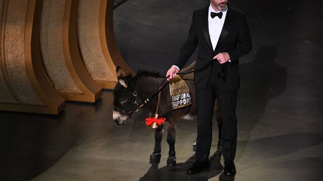 Oscar 2023: ¿Por qué Jimmy Kimmel apareció con una burra en la entrega de los premios de la Academia?