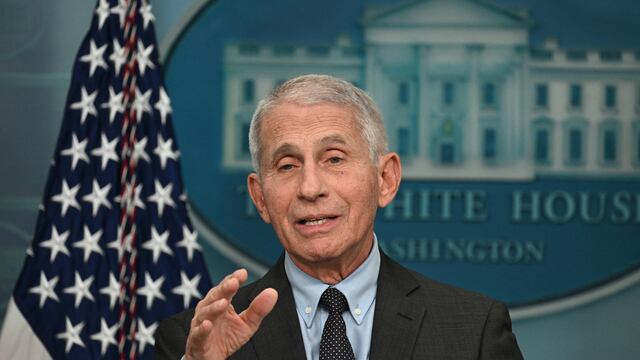 Fauci acusa por falta de transparencia de China ante el COVID-19