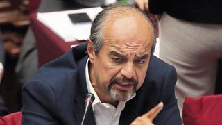 Mauricio Mulder desafía al presidente a cerrar el Parlamento