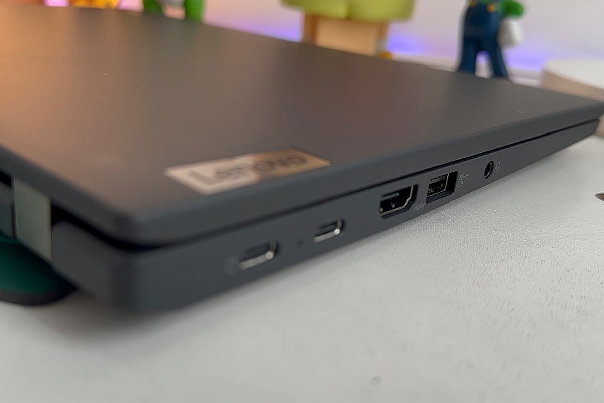La Lenovo ThinkPad X13 de 3ra Gen es una laptop bastante robusta y está fabricada específicamente para aquellas personas de oficina. (Foto: MAG - Rommel Yupanqui)