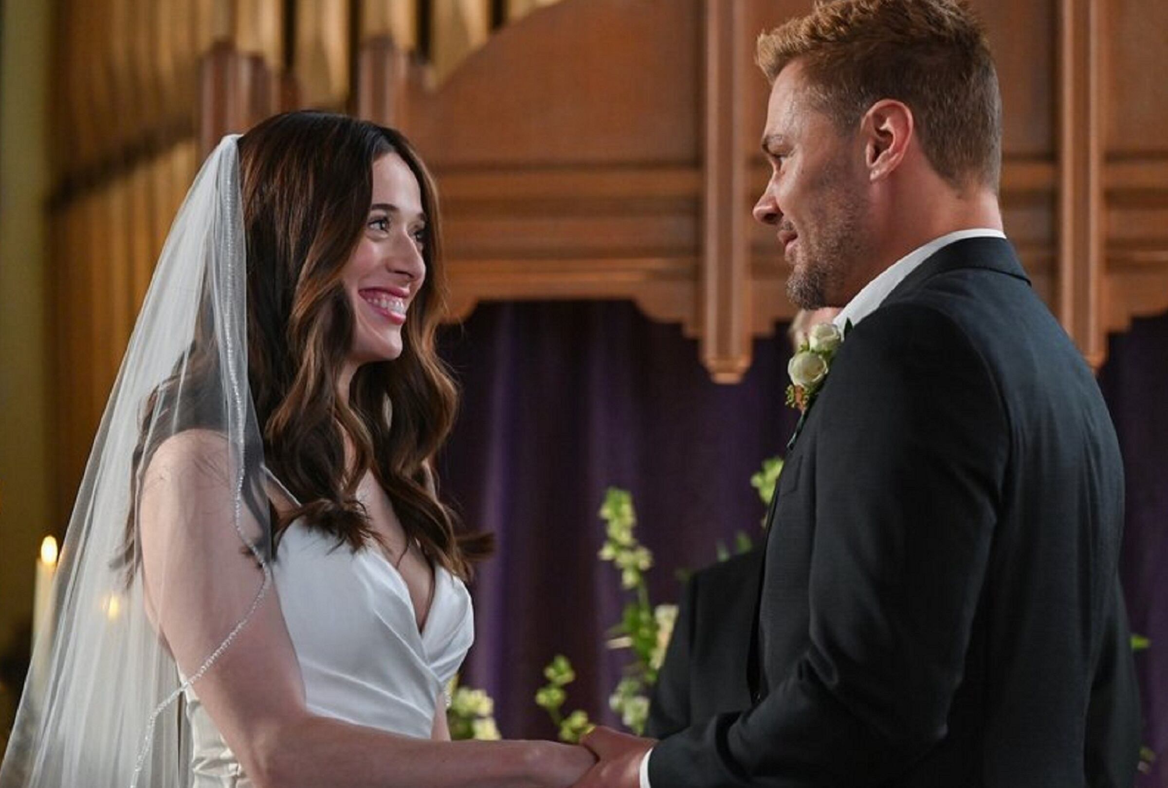 La oficial Kim Burgess (Marina Squerciati) y el oficial Adam Ruzek (Patrick John Flueger) se casaron en el episodio 22 de la temporada 12 de "Chicago P.D." (Foto: NBC)