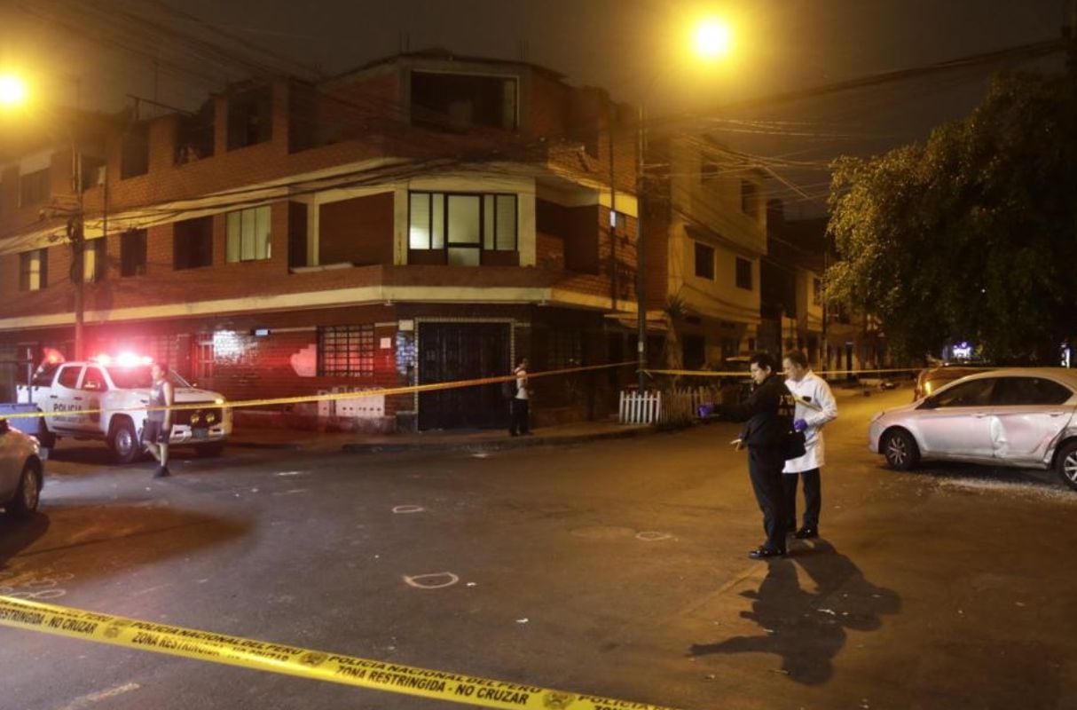 Cercado de Lima: balacera contra una combi deja heridos a conductor y a su hijo de un año