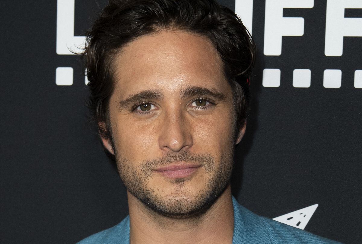 ¿Cómo fue la vez que Diego Boneta pedía tacos con la voz de Luis Miguel? | Para un actor, a veces es difícil desvincularse del personaje que interpreta. Diego Boneta no fue la excepción. En esta nota te contaremos todo lo que debes saber sobre esta peculiar historia. (Foto: AFP)