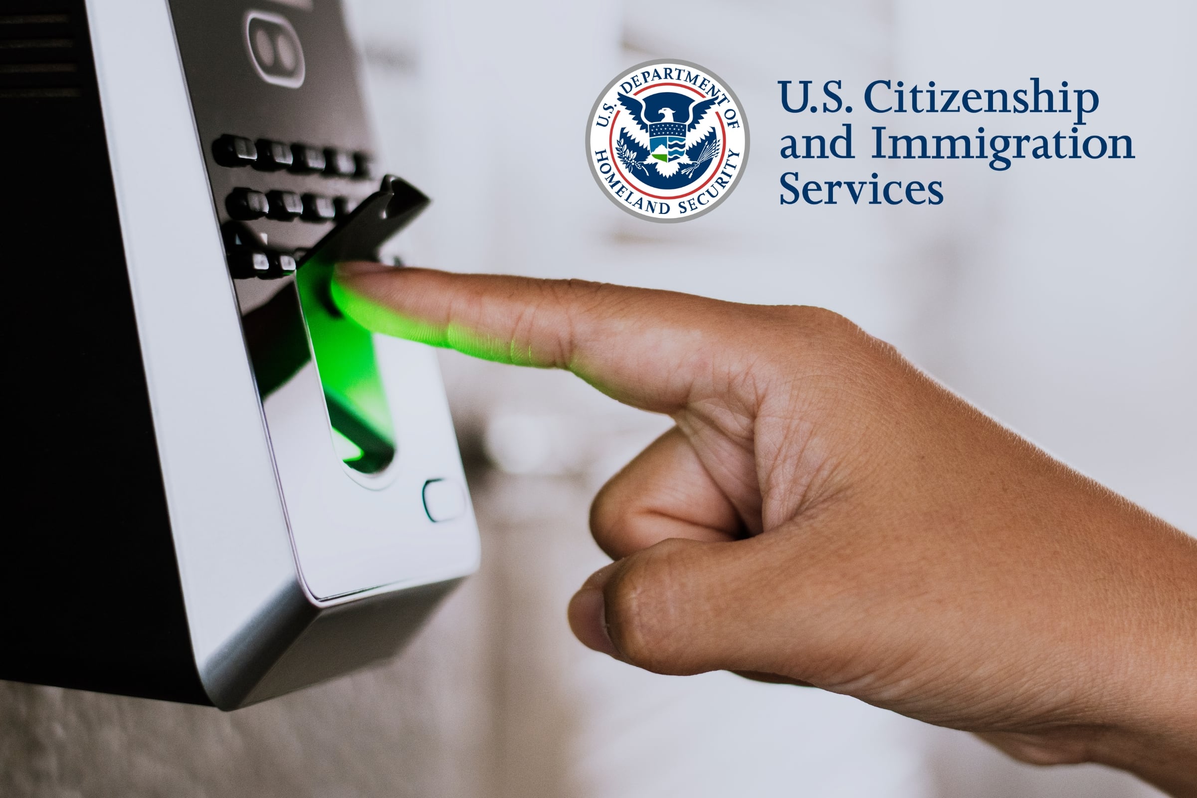 La recolección de datos biométricos es parte fundamental del proceso de legalización de estatus migratorio en Estados Unidos (Foto: Freepik)