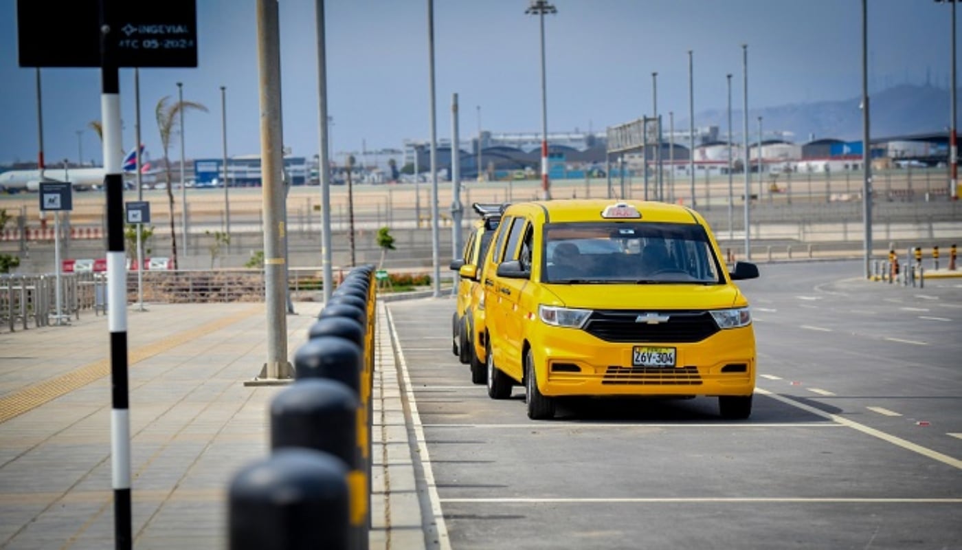 La ATU comunicó las opciones de recojo y desembarque que tienen los pasajeros que toman taxis para el nuevo Aeropuerto Jorge Chávez. Foto: MTC