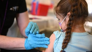 La desinformación sobre la vacunación afecta a los niños ante la variante ómicron