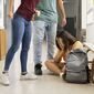 California cambia las credenciales estudiantiles desde el 1 de julio: deberán incluir líneas de ayuda en crisis para jóvenes