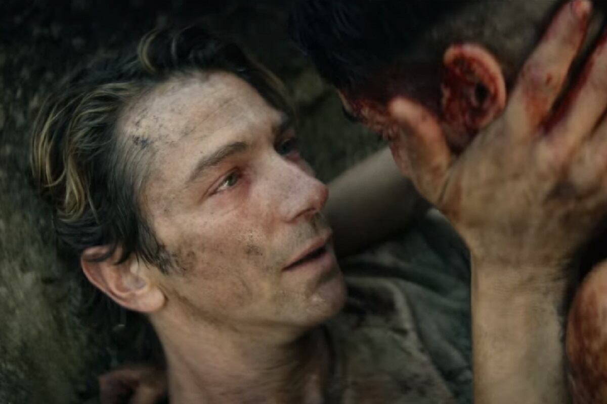 Gunnar (Michiel Huisman) se despide de Kora (Sofia Boutella) al final de la película "Rebel Moon: Part Two - The Scargiver" (Foto: Netflix)