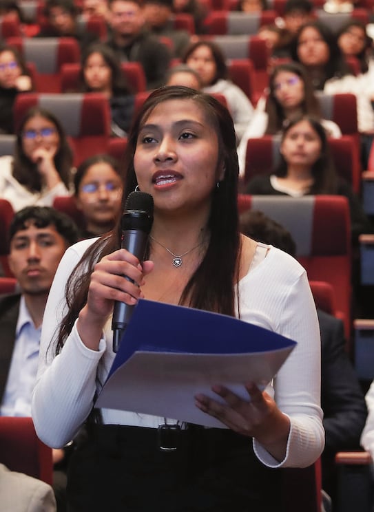 ¿Cómo garantiza el JNE decisiones neutrales y transparentes ante presiones políticas?