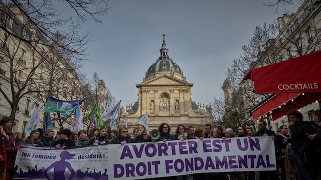 Francia y el aborto como un derecho constitucional: ¿En qué países es legal y en cuáles no?