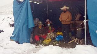 Cusco: comuneros de Chumbivilcas continúan protesta contra minera Hudbay pese a lluvias, granizada y nevada