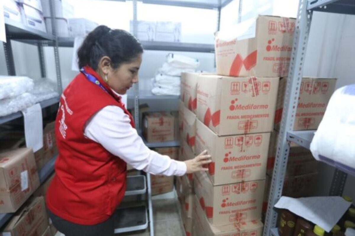 La unidad fue detectada en una farmacia privada días después de que el Minsa y Medifarma aseguraran que el lote 2123624, vinculado a muertes y casos graves, ya no estaba en circulación. (Foto: Gob)