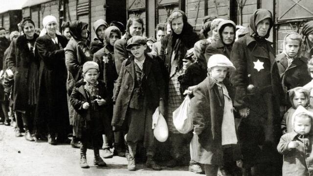 La dramática historia de los Sonderkommandos, los judíos forzados a trabajar en las cámaras de gas durante el Holocausto 