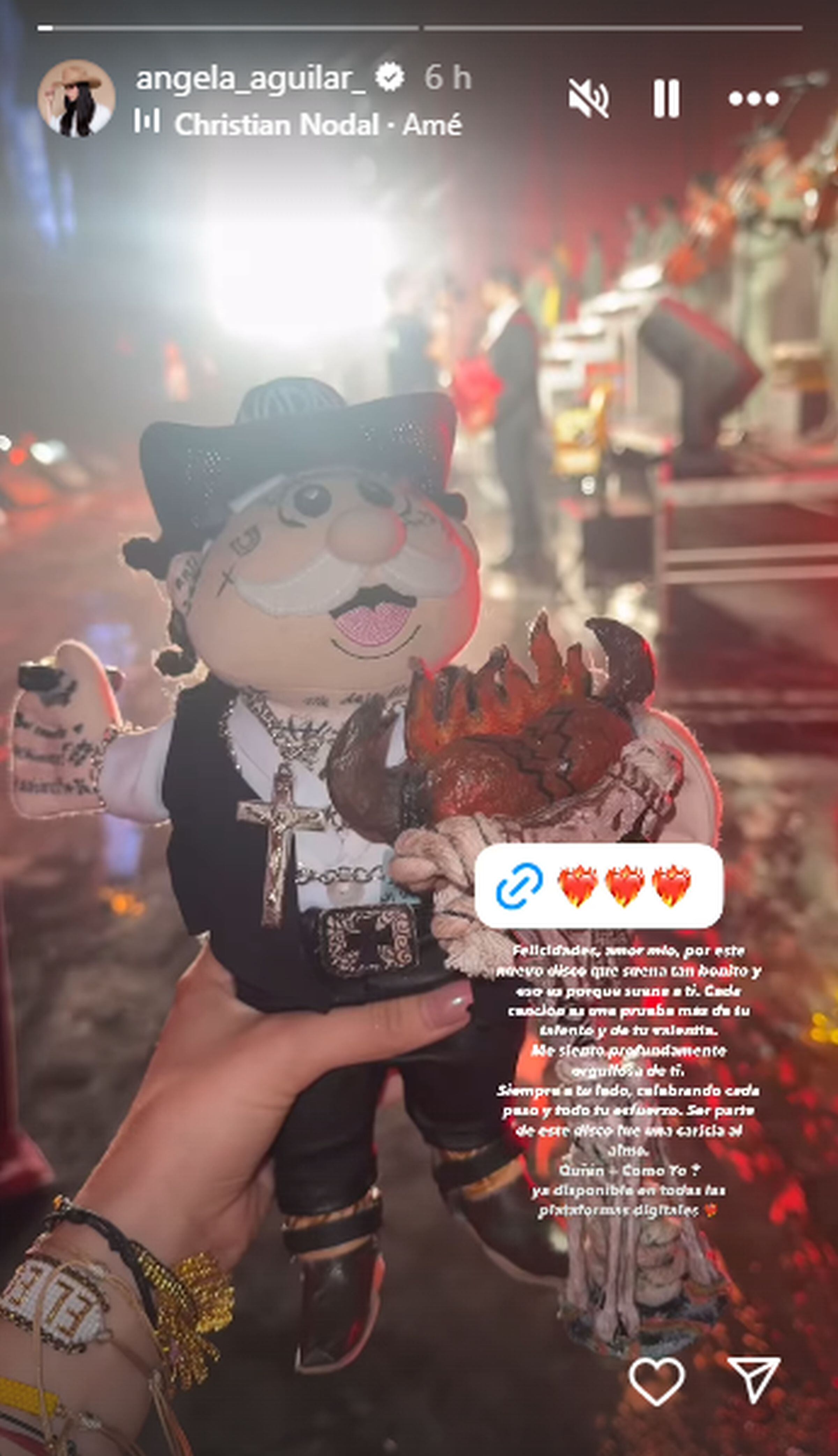 En esta imagen se aprecia el muñeco de Christian Nodal que mostró Ángela Aguilar en una de sus últimas historias en Instagram. (Foto: @angela_aguilar_ / Instagram)