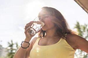 ¿Tienes hígado graso? Este es el número de vasos de agua que deberías tomar para mejorar tu salud