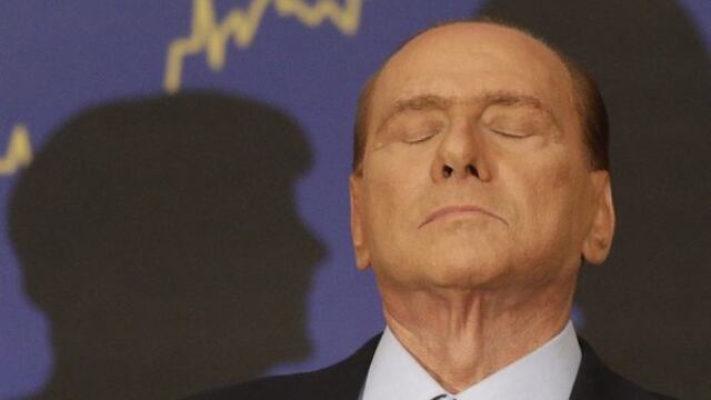 Condena de Berlusconi por fraude no será rebajada, afirma Napolitano