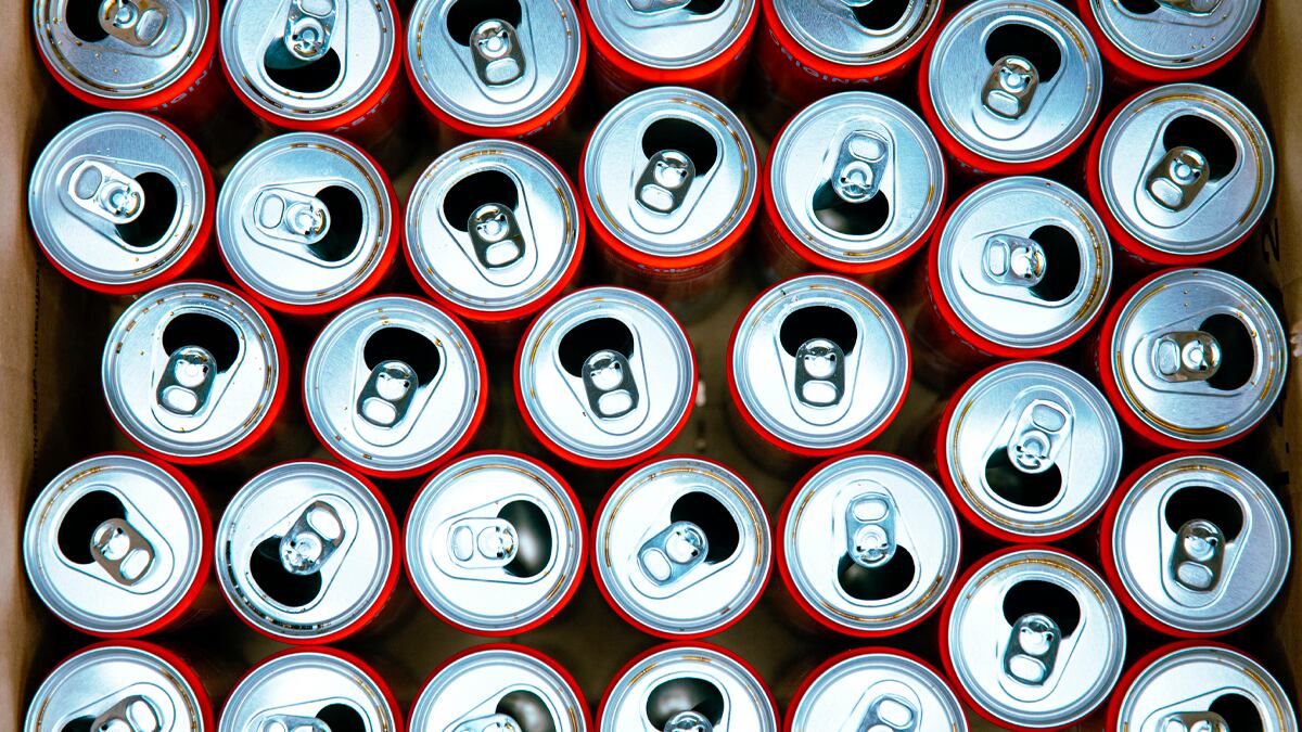 TikTok Viral: ¿cómo abrir latas de refresco sin usar los dedos ni las uñas? | Foto: Pexels