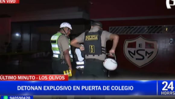 Sujetos lanzan explosivo contra puerta de colegio Monserrat de Los Olivos. (Foto: 24 Horas)
