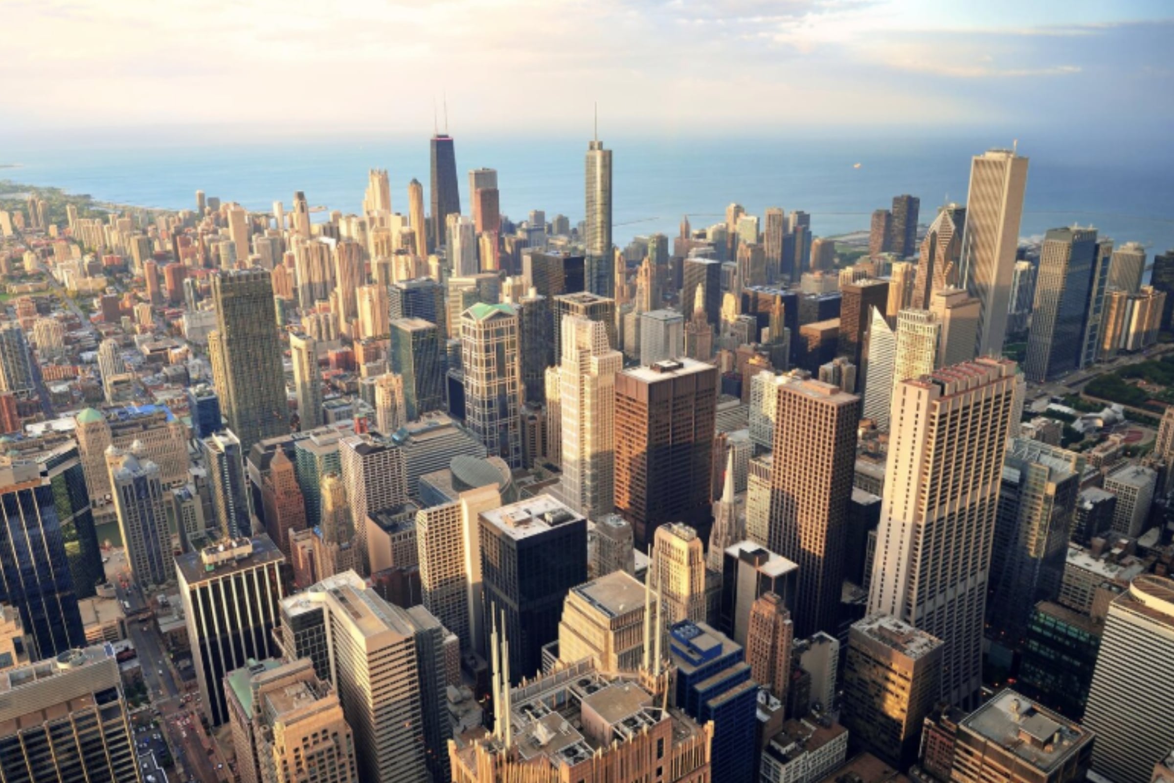 Si bien las temperaturas superarán los 38°F, el frío se mantendrá en Chicago. (Crédito: TravelScape / Freepik)