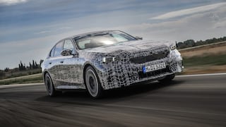 BMW i5: el primer auto que cambiará de carril hacia donde se dirija la mirada