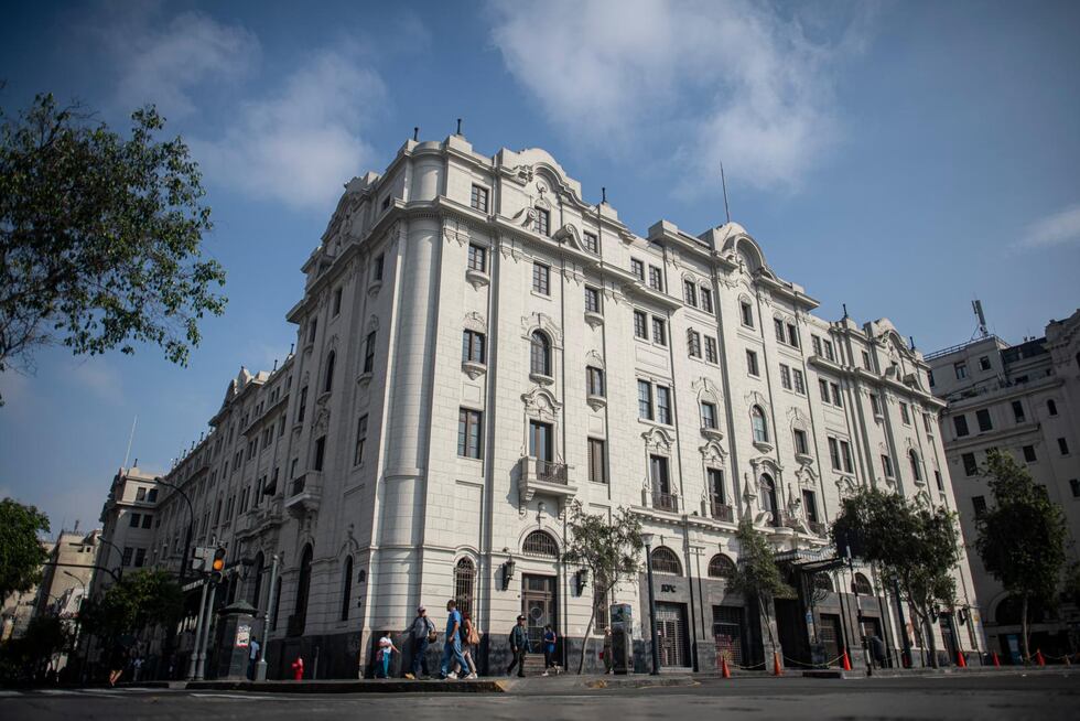 El hotel aún conserva los acabados y de talles de la década del veinte del siglo pasado. Es una joya arquitectónica en medio de la ciudad.