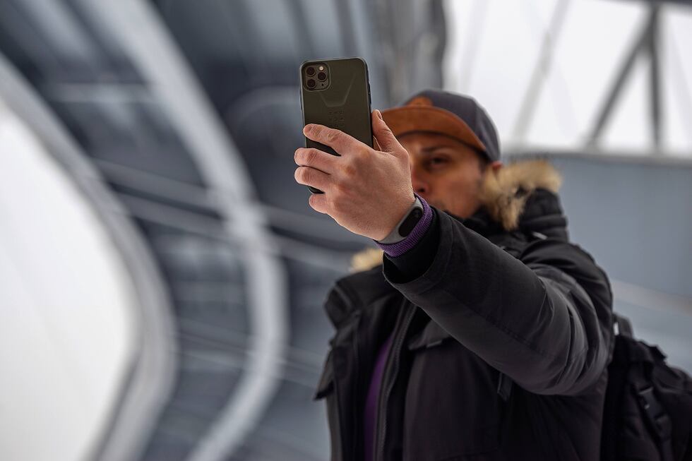 iOS 18 te permite manejar tu iPhone con los ojos: descubre cómo activar la función. Foto: Unsplash