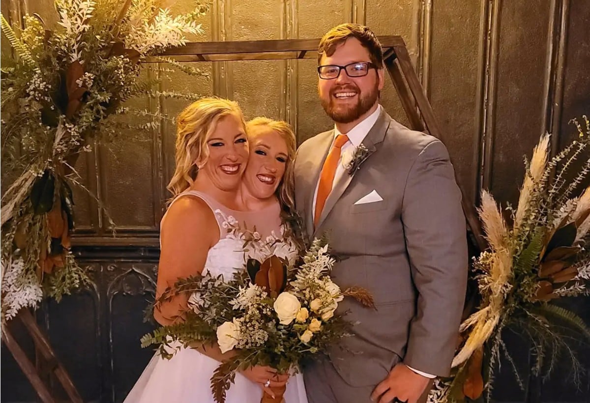VIRAL | La famosa gemela siamesa Abby Hensel se casó en noviembre de 2021. (Foto: Facebook Heidi Bowling)