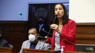 Sigrid Bazán llama “dictadura” al gobierno de Dina Boluarte y califica de “régimen autoritario” al de Nicolás Maduro en Venezuela