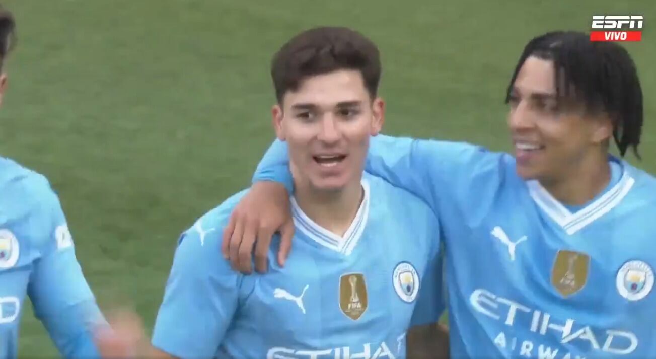 Julián Álvarez anotó el 2-0 de Manchester City vs. Huddersfield por FA Cup. (Foto: ESPN)