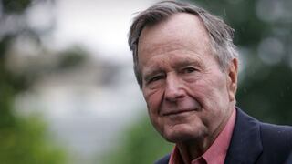Ex presidente George H.W. Bush pasa segunda noche hospitalizado