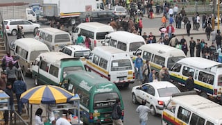 El grave impacto ambiental de las 3.600 combis y buses antiguos que el MTC autorizó en Lima