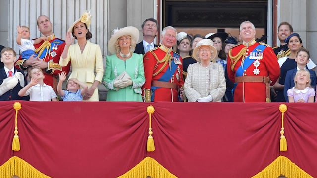 Abajo la monarquía británica, por Hamilton Nolan