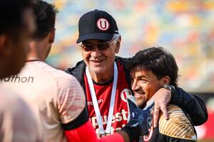 Fossati, de pie y bromeando: ¿Cómo fue el día después de su accidente y qué decisión tomó para la Copa Libertadores?