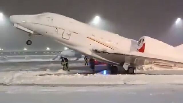 Aeropuerto de Múnich reanuda operaciones, aunque con dos tercios de los vuelos cancelados por fuerte nevada