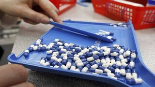 Congresista propone regular los precios de los medicamentos
