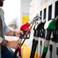 Los precios de la gasolina suben en EE. UU.: consejos de expertos para ahorrar dinero al llenar el tanque