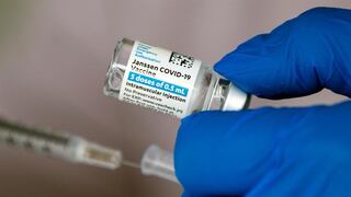 Europa encuentra “posible vínculo” de la vacuna Johnson & Johnson con coágulos pero avala su uso