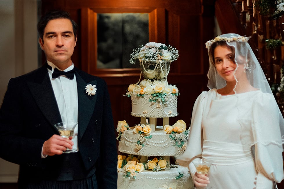 Alfonso Herrera y Nicole Wallace protagonizan "La casa de los espíritus". (Foto: Prime Video)