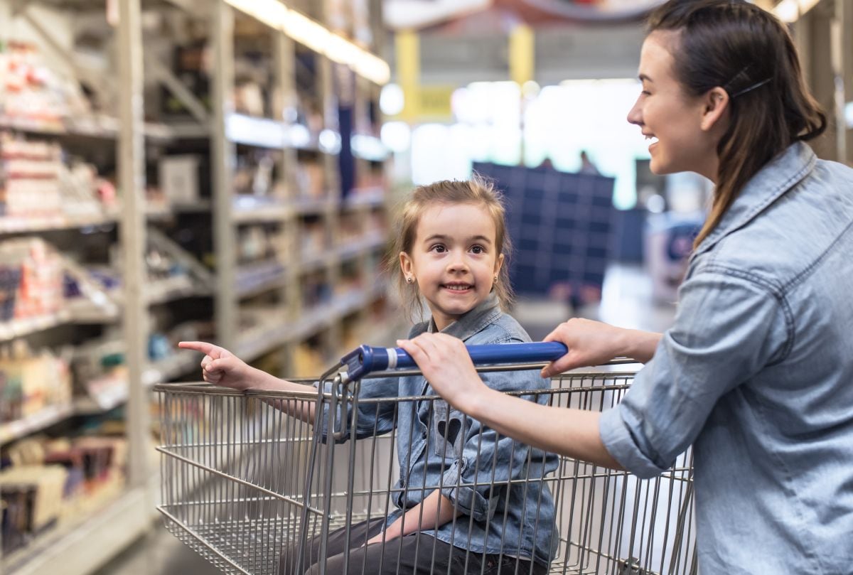 En plena inflación, SUN Bucks ofrece 120 dólares por cada menor elegible para comprar comida en vacaciones (Foto: Freepik)