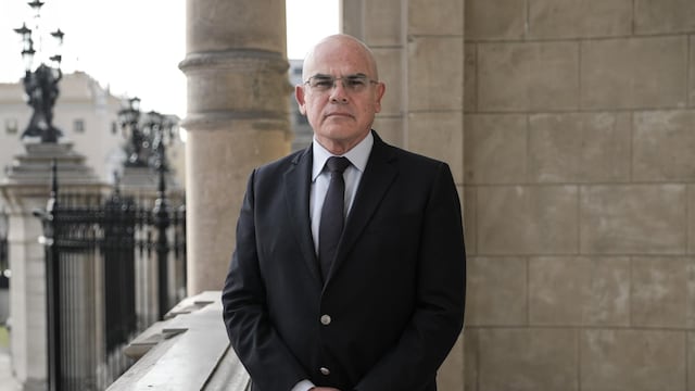 Ernesto Álvarez sobre José Jerí: “Si algo hay que corregir es que nunca más en su vida vuelva a usar una capucha”