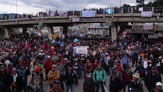Guatemala: Cientos bloquean carreteras para exigir cese de persecución electoral