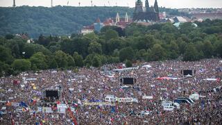 Praga vive la mayor protesta ciudadana desde 1989 contra el primer ministro | FOTOS