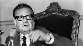 La OEA homenajea a Salvador Allende dándole su nombre a la puerta principal de su sede