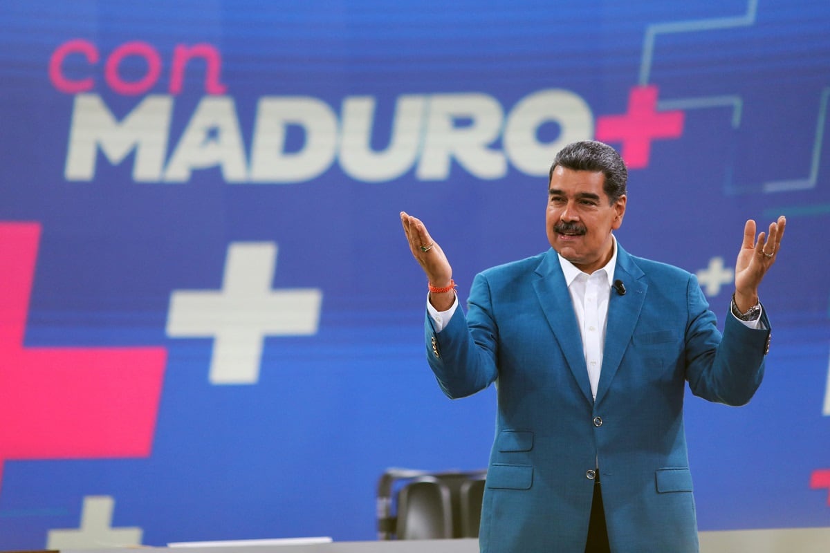 El presidente de Venezuela, Nicolás Maduro, hablando durante su programa de televisión en Caracas, el 20 de noviembre de 2023. (Foto de Marcelo GARCIA / Prensa de Miraflores / AFP)