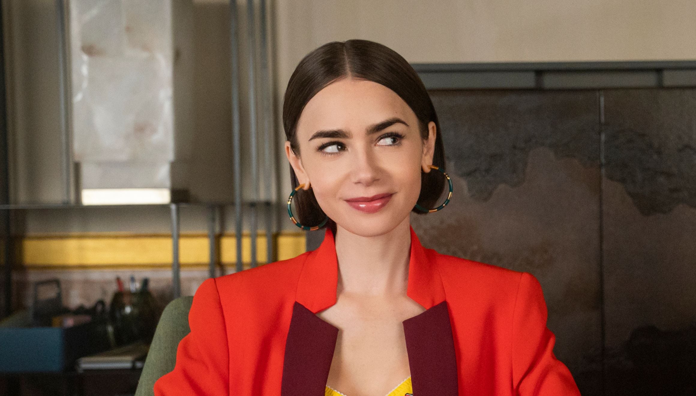 Lily Collins vuelve a interpretar a Emily Cooper en la temporada 5 de "Emily in Paris", donde se muda a Roma para vivir una nueva aventura (Foto: Netflix)
