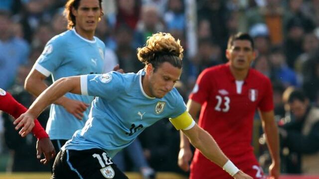 Uruguay convocó a 26 para jugar ante Perú y solo tres son del fútbol local